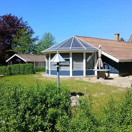 Med Anneks Ved Limfjorden Holiday home Roslev